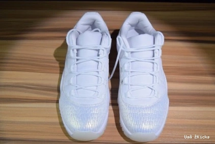 Heiress 6257 Jordan 715 White 897331- Bold Frost Low Air 11 0720